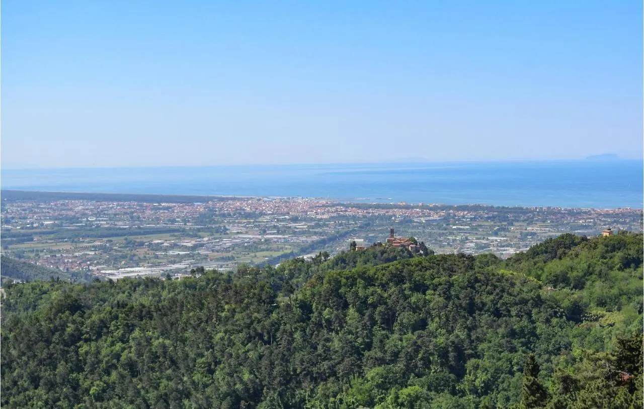 Awesome Home In Camaiore With Kitchen Italia